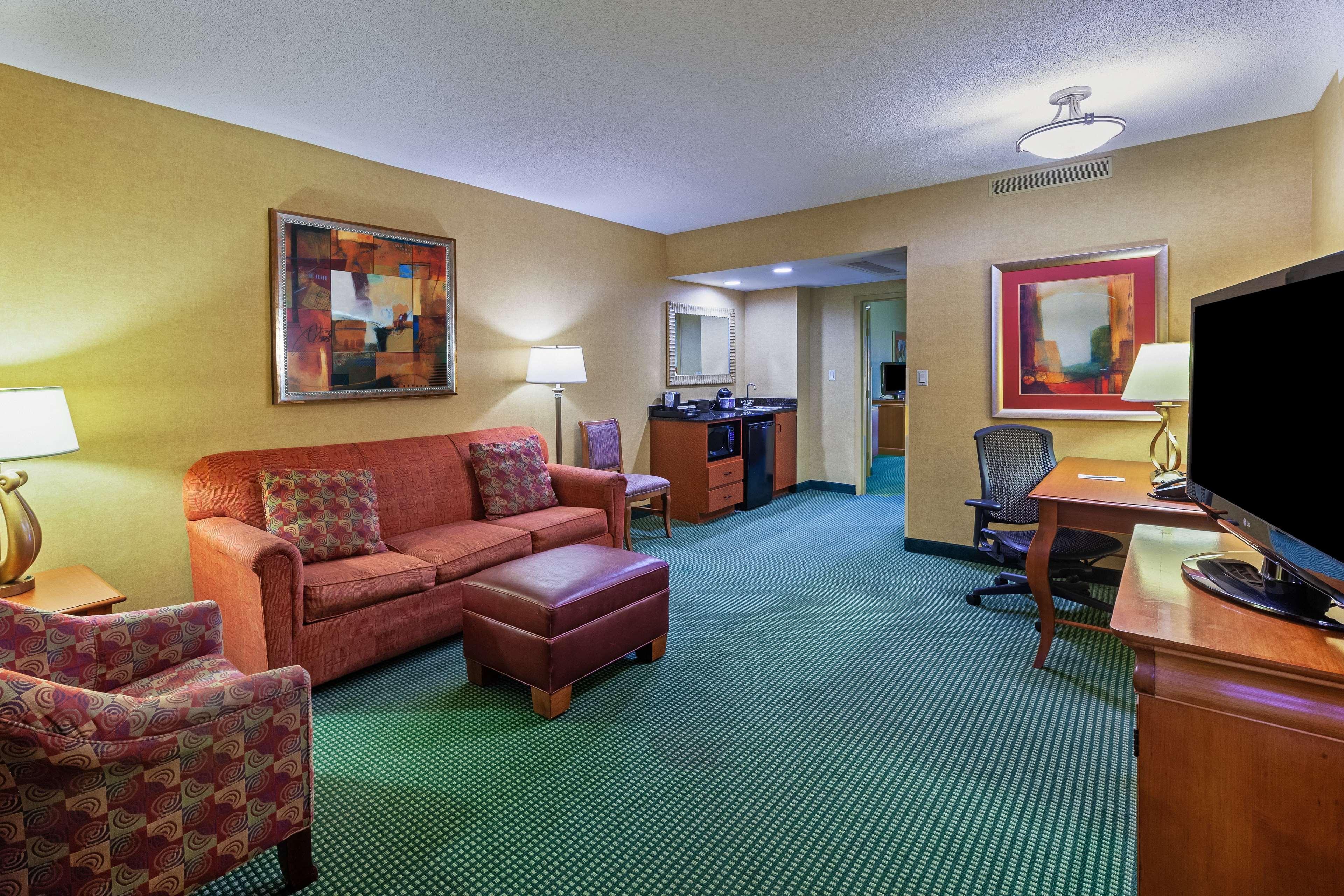 Embassy Suites By Hilton Greensboro Airport Exteriér fotografie