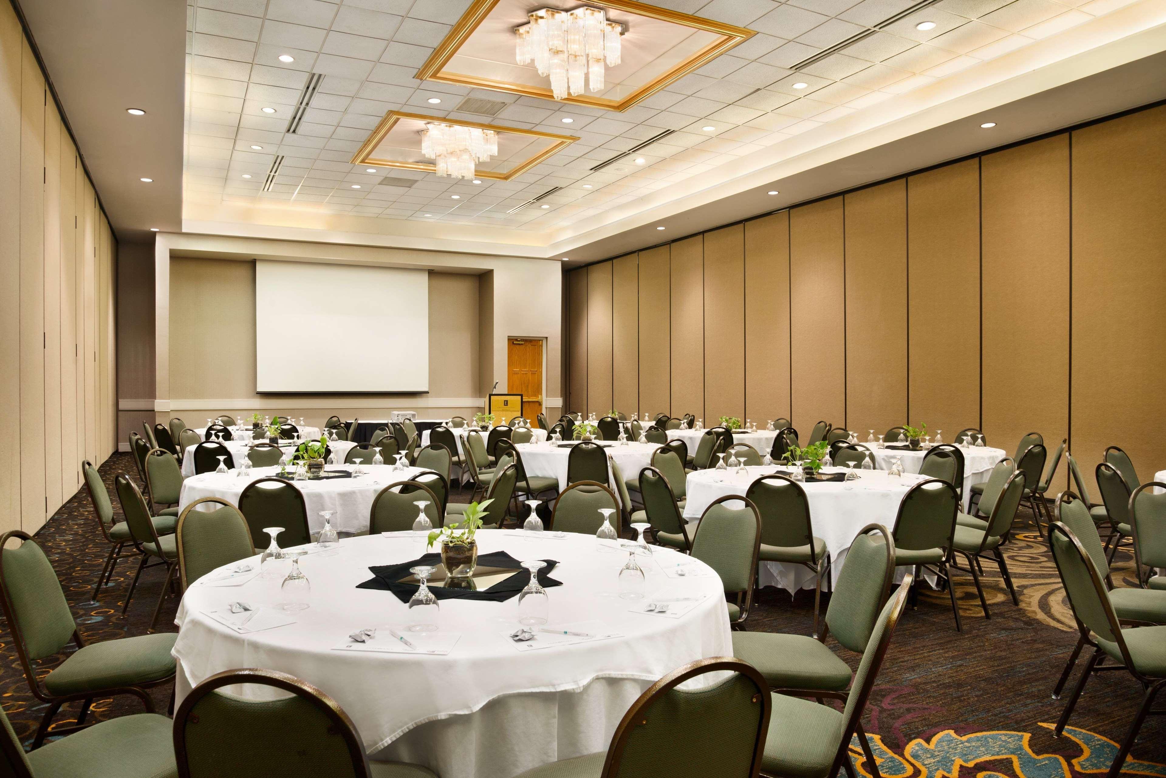 Embassy Suites By Hilton Greensboro Airport Exteriér fotografie