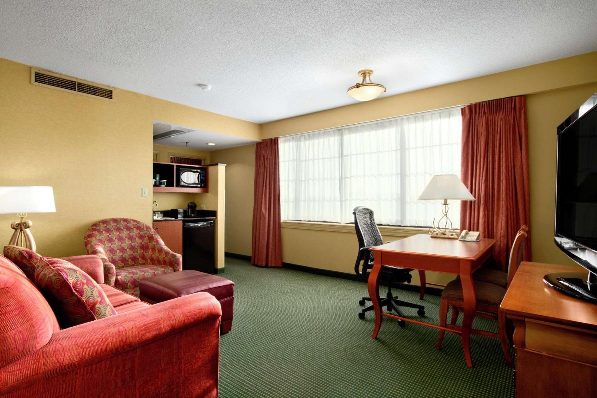 Embassy Suites By Hilton Greensboro Airport Exteriér fotografie