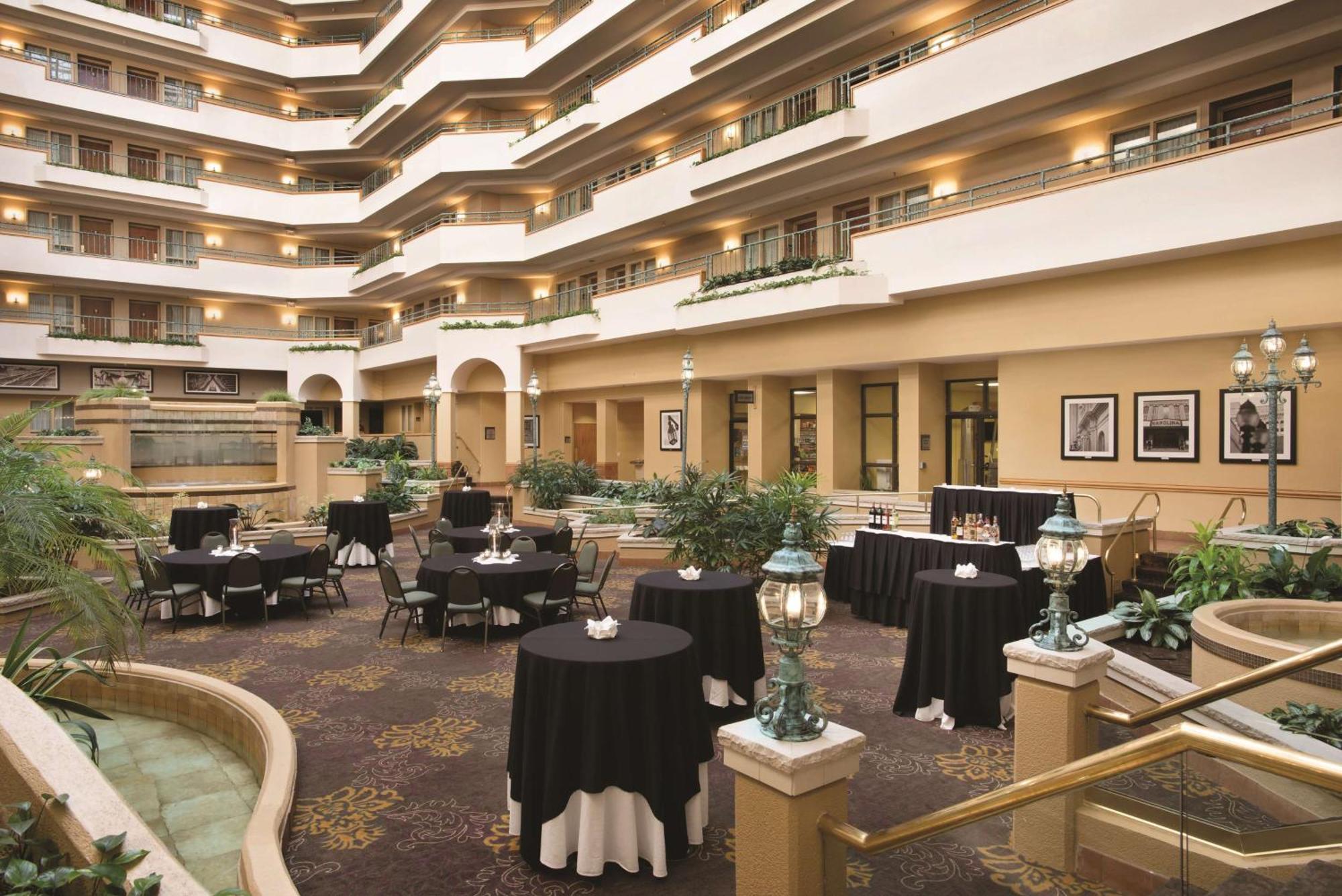 Embassy Suites By Hilton Greensboro Airport Exteriér fotografie